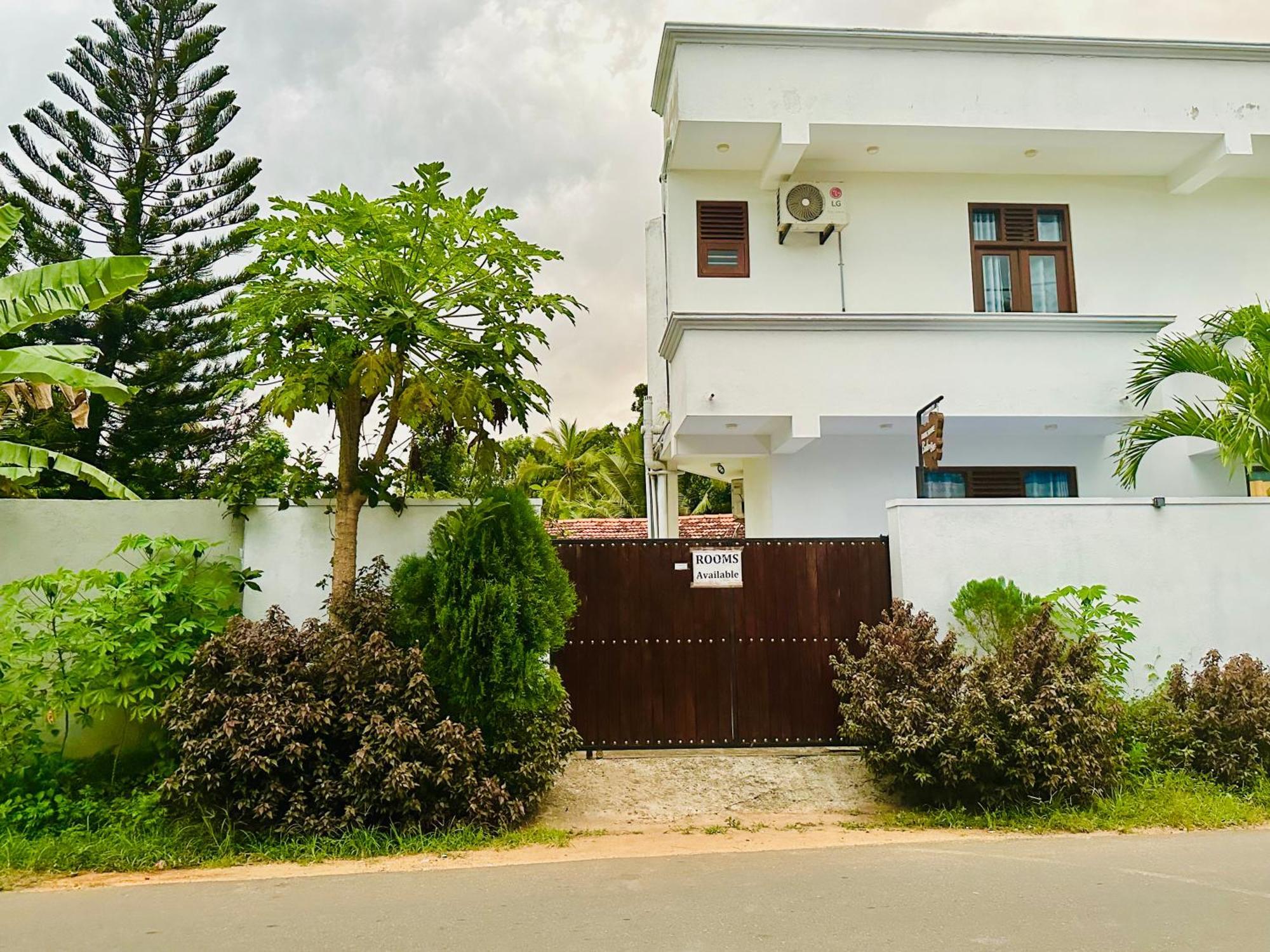 Guesthouse Bodensee Hikkaduwa Luaran gambar
